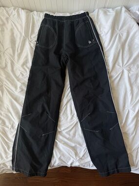 Black Men’s Relaxed Track Pants with Contrast Stitching